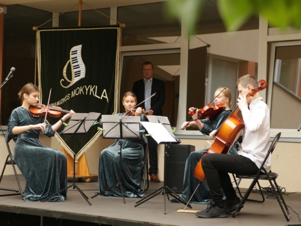 Rugsėjo 1-ąją Muzikos mokykla plačiai atvėrė duris būsimiems pirmokams