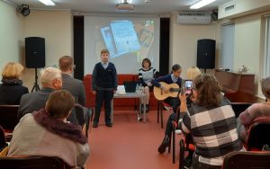 Muzikos mokyklos mokiniai grojo Loretos Jastramskienės knygos „Visada, Tėve, bus Amerika“ pristatyme