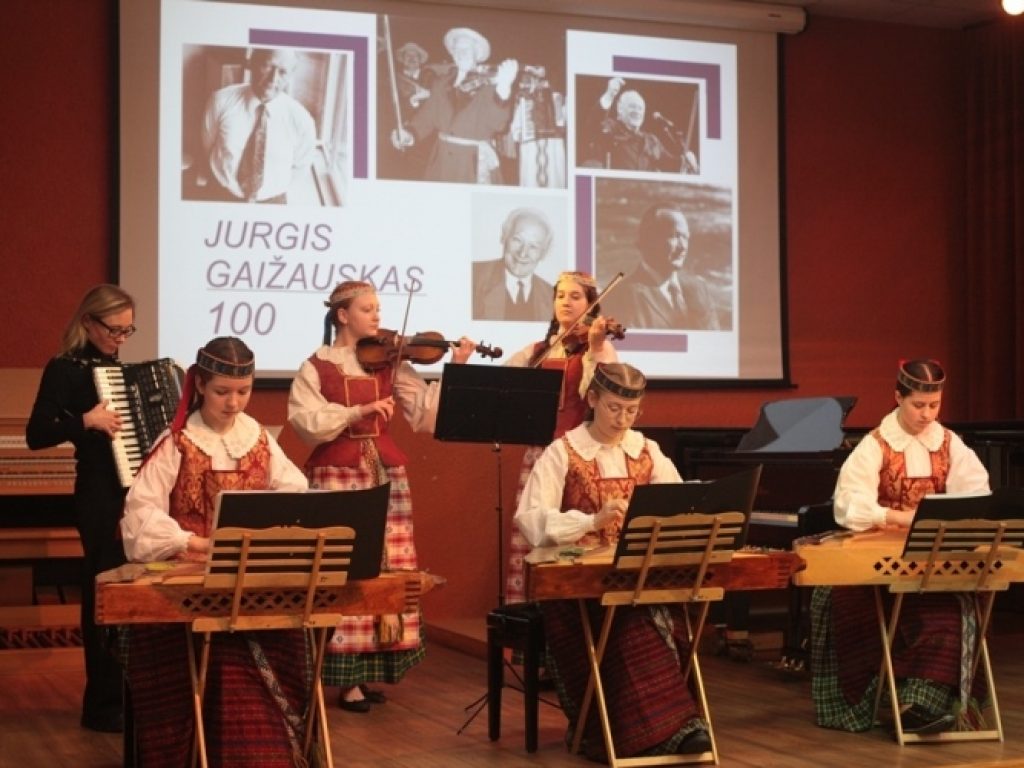 Alytaus muzikos mokykloje paminėtos Jurgio Gaižausko 100-osios gimimo metinės