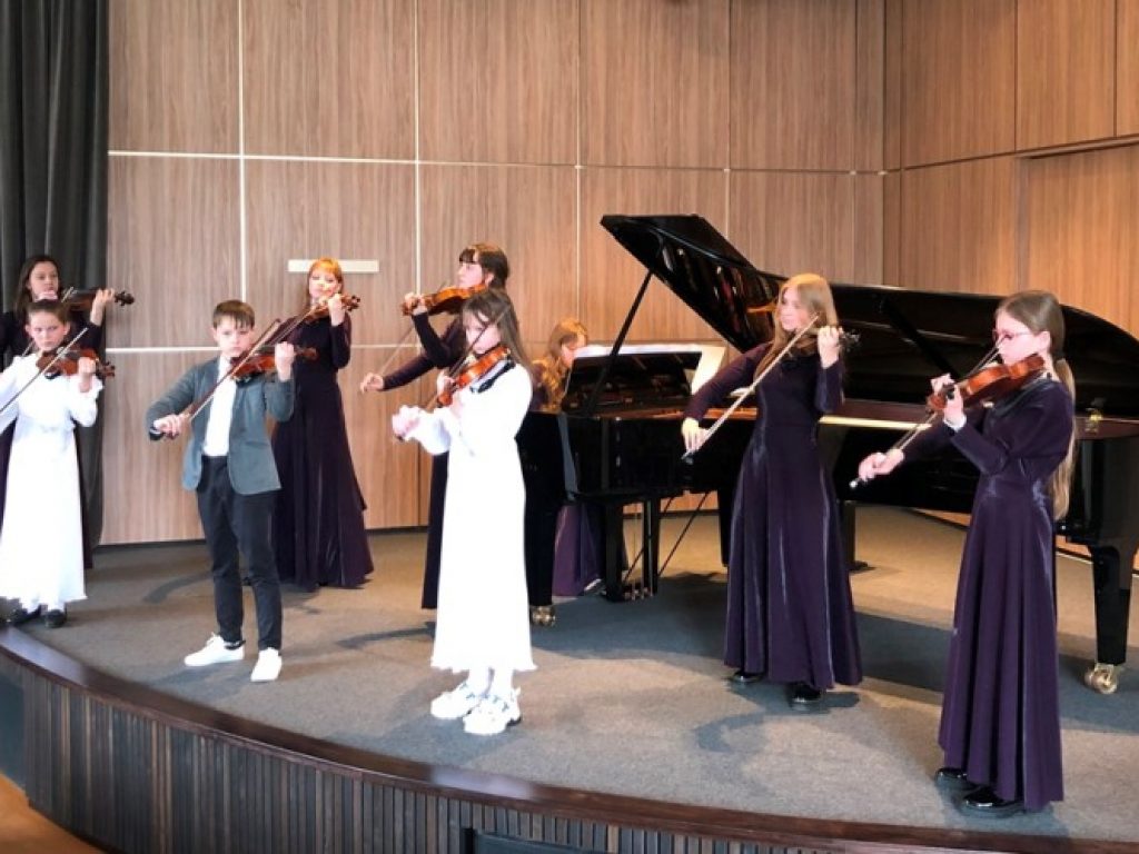 Alytaus muzikos mokyklos mokinių koncertas „Draugystės tiltai“