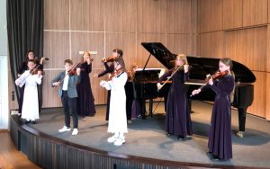 Read more about the article Alytaus muzikos mokyklos mokinių koncertas „Draugystės tiltai“