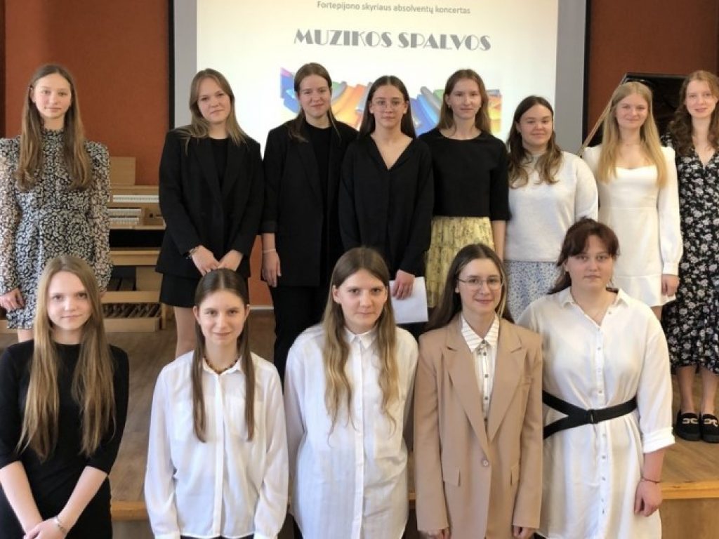 Alytaus muzikos mokyklos fortepijono skyriaus absolventų koncertas „Muzikos spalvos“
