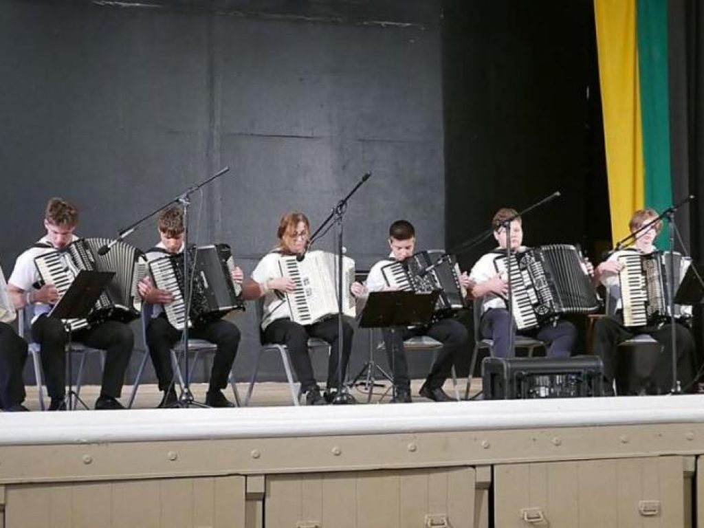 Lietuviška dvasia muzikoje: Alytaus muzikos mokyklos akordeonistų kūrybinė misija JAV