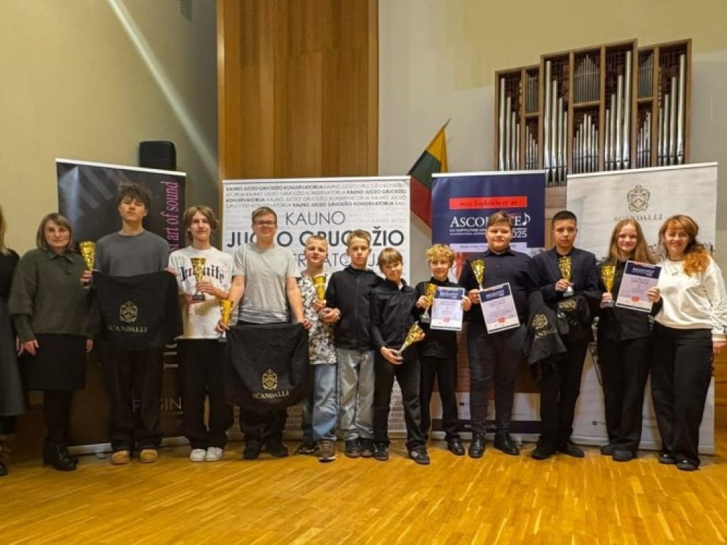 Alytaus muzikos mokyklos akordeonistų sėkmė tarptautiniame konkurse „ASCOLTATE 2025“