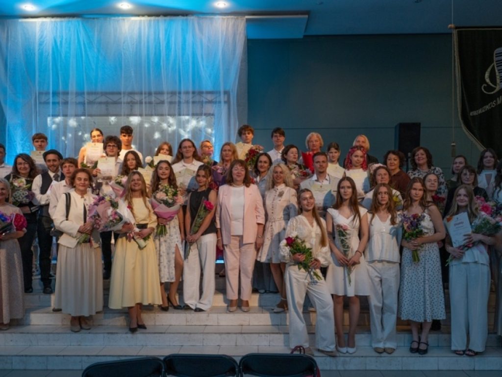 Po mūzos sparnu – į savarankišką muzikinį skrydį