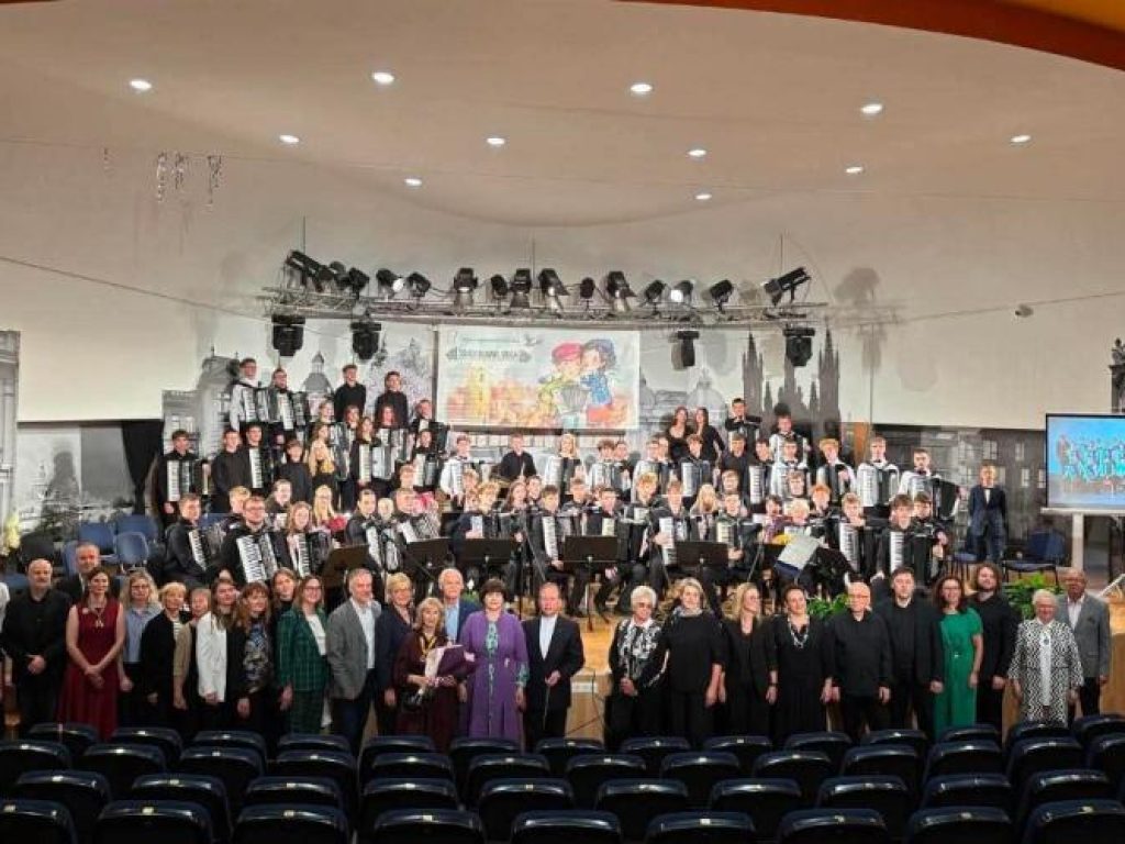 Akordeonų orkestrų festivalis „Senieji Vilniaus stogai“